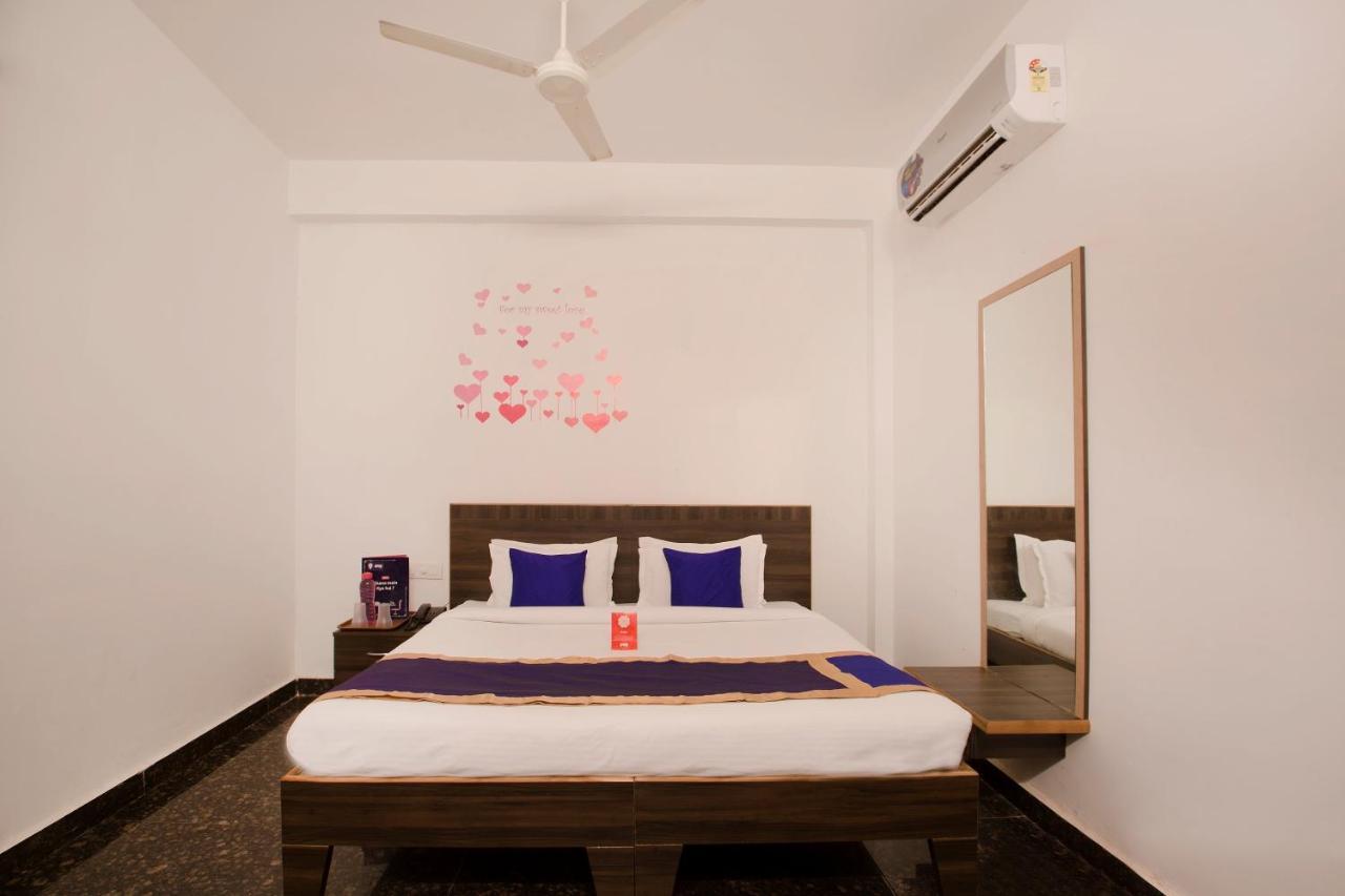 Oyo 9936 Elite Inn Haiderabad Buitenkant foto